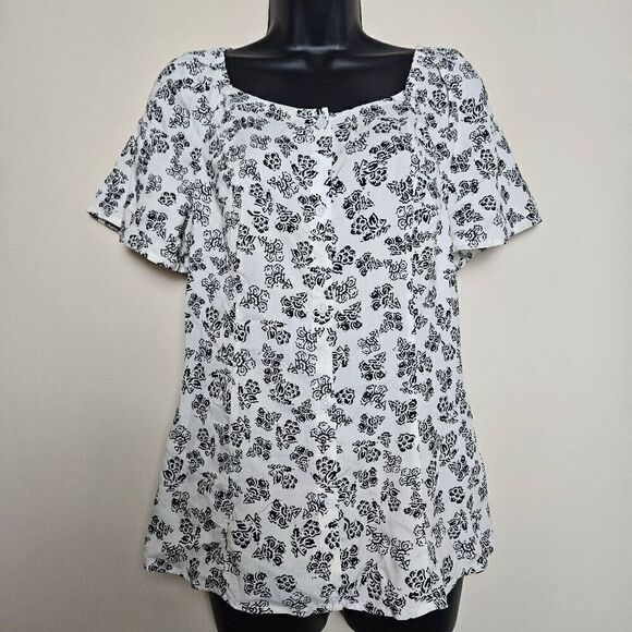 BeachLunchLounge Floral Button Up Blouse - Picture 1 of 8